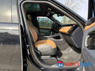 Piąte zdjęcie samochodu w środku: 2023 LAND ROVER RANGE ROVER SPORT DYNAMIC SE VIN:SAL1L9FU1PA110336 - miniatura
