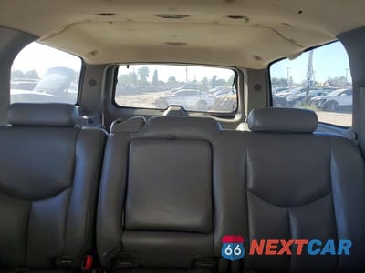 Zdjęcie 10 z 13 samochodu: 2004 CHEVROLET SUBURBAN C1500 VIN:3GNEC16Z04G330223 - miniatura