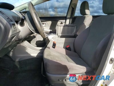 Zdjęcie 7 z 12 samochodu: 2014 TOYOTA PRIUS V THREE VIN:JTDZN3EU2E3355828 - miniatura