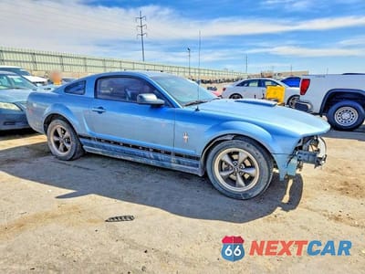 Czwarte zdjęcie samochodu z boku: 2006 FORD MUSTANG VIN:1ZVFT80N565187627 - miniatura