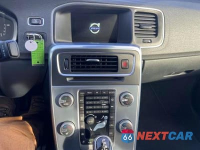 Zdjęcie 9 z 10 samochodu: 2017 VOLVO S60 PREMIER VIN:LYV402TK5HB130316 - miniatura