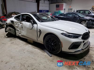 Czwarte zdjęcie samochodu z boku: 2020 BMW M8 VIN:WBSAE0C09LCD60450 - miniatura