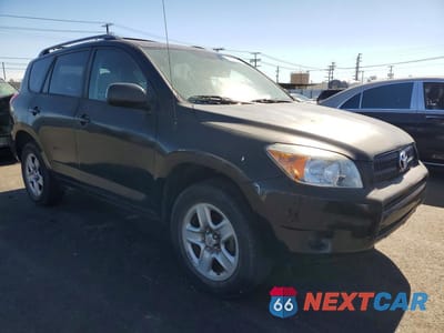 Czwarte zdjęcie samochodu z boku: 2006 TOYOTA RAV4 BASE VIN:JTMZD33V665003727 - miniatura