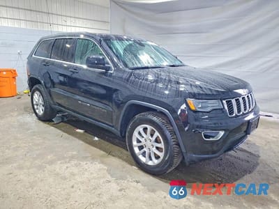 Czwarte zdjęcie samochodu z boku: 2022 JEEP GRAND CHEROKEE LAREDO E VIN:1C4RJFAG4NC121235 - miniatura