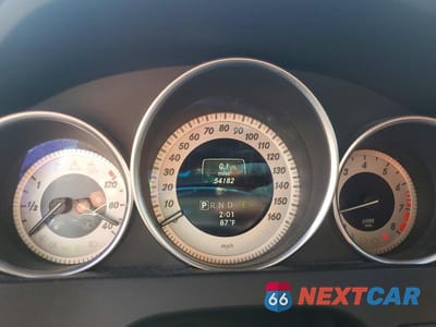 Zdjęcie 9 z 12 samochodu: 2014 MERCEDES-BENZ C 250 VIN:WDDGJ4HB9EG265805 - miniatura
