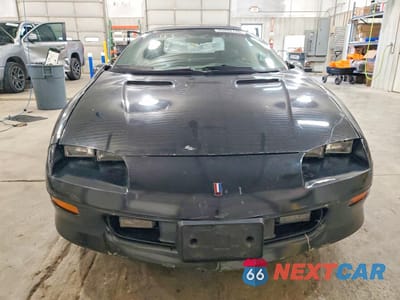 Piąte zdjęcie samochodu w środku: 1995 CHEVROLET CAMARO Z28 VIN:2G1FP32P2S2149537 - miniatura