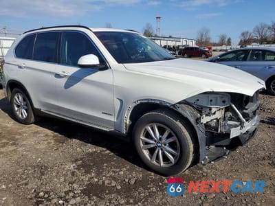 Czwarte zdjęcie samochodu z boku: 2015 BMW X5 XDRIVE35I VIN:5UXKR0C5XF0K59821 - miniatura