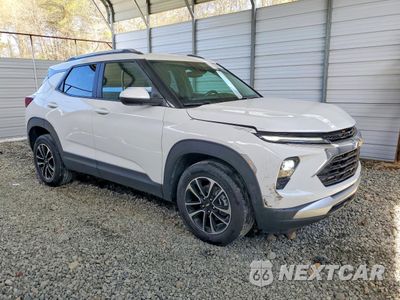 Czwarte zdjęcie samochodu z boku: 2025 CHEVROLET TRAILBLAZER LT VIN:KL79MRSL2SB170615 - miniatura