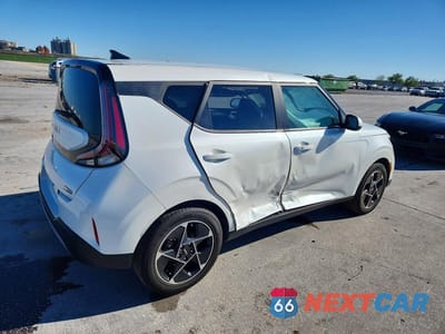 Trzecie zdjęcie samochodu z tyłu: 2023 KIA SOUL EX VIN:KNDJ33AU2P7862166 - miniatura