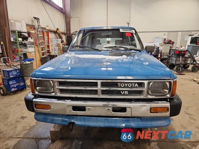 Piąte zdjęcie samochodu w środku: 1988 TOYOTA 4RUNNER SR5 V6 VIN:JT3VN66W5J0006159 - miniatura