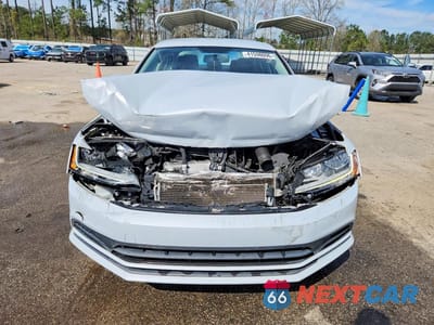 Piąte zdjęcie samochodu w środku: 2017 VOLKSWAGEN JETTA S VIN:3VW2B7AJ2HM330456 - miniatura