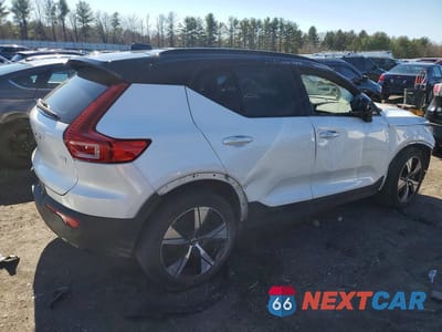 Trzecie zdjęcie samochodu z tyłu: 2022 VOLVO XC40 P8 RECHARGE PLUS VIN:YV4ED3UR4N2685911 - miniatura