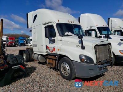 2018 FREIGLINER CASCADIA 125 1FUJGLDR8JLJL3754 - główne zdjęcie licytacji z USA - miniatura