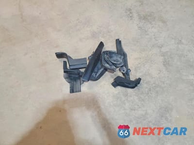 Zdjęcie 13 z 14 samochodu: 2007 MITSUBISHI OUTLANDER LS VIN:JA4MT31XX7U013664 - miniatura