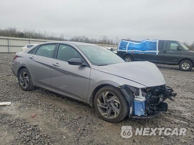 Czwarte zdjęcie samochodu z boku: 2025 HYUNDAI ELANTRA SEL SPORT VIN:KMHLM4DG1SU042510 - miniatura