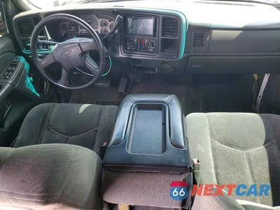 Zdjęcie 8 z 12 samochodu: 2004 CHEV SILVERADO VIN:2GCEC13T641374387 - miniatura