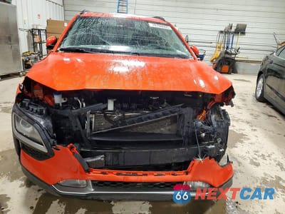 Piąte zdjęcie samochodu w środku: 2020 HYUNDAI KONA SEL PLUS VIN:KM8K6CAA3LU523537 - miniatura