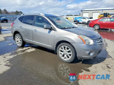 Czwarte zdjęcie samochodu z boku: 2013 NISSAN ROGUE S VIN:JN8AS5MV2DW119984 - miniatura