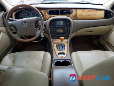 Zdjęcie 8 z 11 samochodu: 2005 JAGUAR S-TYPE VIN:SAJWA01T95FN39688 - miniatura