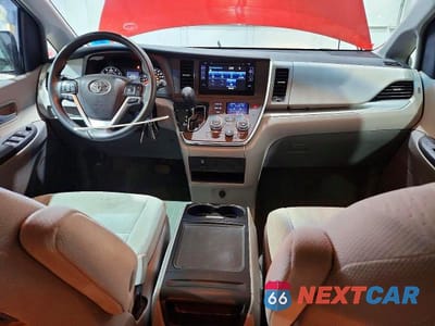 Zdjęcie 8 z 13 samochodu: 2017 TOYOTA SIENNA LE 8-PASSENGER VIN:5TDKZ3DC0HS872787 - miniatura