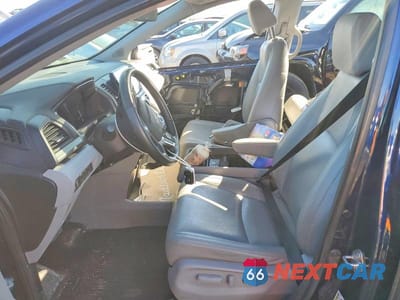 Zdjęcie 7 z 13 samochodu: 2018 HONDA ODYSSEY EXL VIN:5FNRL6H7XJB078534 - miniatura