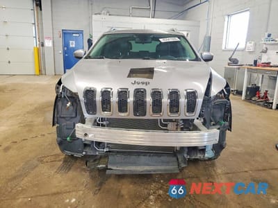 Piąte zdjęcie samochodu w środku: 2018 JEEP CHEROKEE LATITUDE PLUS VIN:1C4PJMLB3JD501104 - miniatura