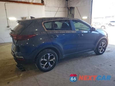 Trzecie zdjęcie samochodu z tyłu: 2021 KIA SPORTAGE LX VIN:KNDPMCAC4M7889489 - miniatura