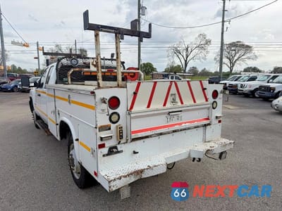 Trzecie zdjęcie samochodu z tyłu: 2013 CHEVROLET SILVERADO C3500 VIN:1GB5CZEG3DZ248983 - miniatura