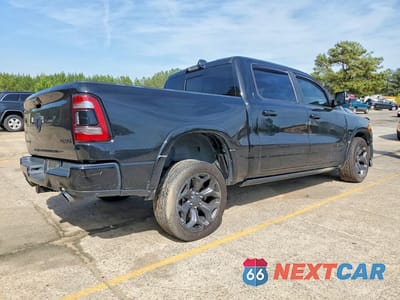 Trzecie zdjęcie samochodu z tyłu: 2022 RAM 1500 LIMITED VIN:1C6SRFHT6NN122363 - miniatura