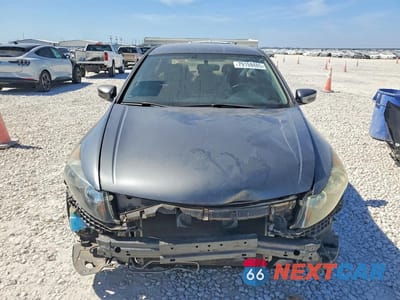 Piąte zdjęcie samochodu w środku: 2011 HONDA ACCORD LXP VIN:1HGCP2F44BA038506 - miniatura