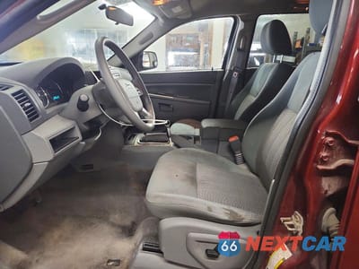 Zdjęcie 7 z 12 samochodu: 2007 JEEP GRAND CHEROKEE LAREDO VIN:1J8GR48K57C557859 - miniatura