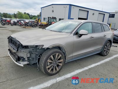 2021 VOLVO V60 CROSS COUNTRY T5 MOMENTUM YV4102WK4M1067822 - główne zdjęcie licytacji z USA - miniatura