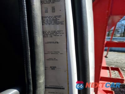 Zdjęcie 10 z 11 samochodu: 2005 VOLVO VHD DUMP TRUCK VIN:4V5K99GG65N391302 - miniatura