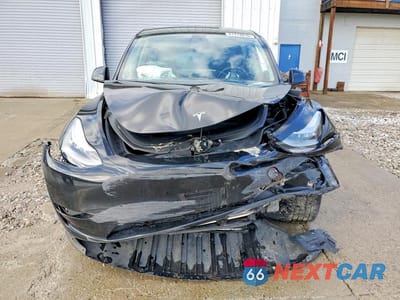 Piąte zdjęcie samochodu w środku: 2023 TESLA MODEL Y VIN:7SAYGDEE2PA063770 - miniatura