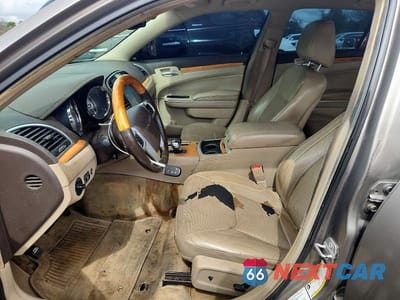 Zdjęcie 7 z 13 samochodu: 2014 CHRYSLER 300C VIN:2C3CCAEGXEH222312 - miniatura