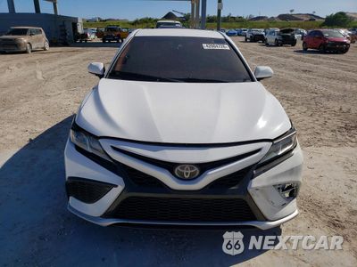 Piąte zdjęcie samochodu w środku: 2018 TOYOTA CAMRY LE VIN:4T1B11HK6JU093744 - miniatura