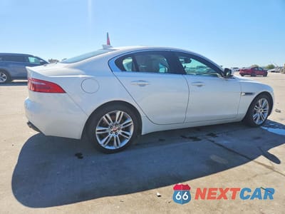 Trzecie zdjęcie samochodu z tyłu: 2019 JAGUAR XE PREMIUM VIN:SAJAD4FX0KCP53731 - miniatura