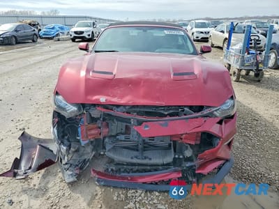 Piąte zdjęcie samochodu w środku: 2018 FORD MUSTANG VIN:1FATP8UHXJ5165989 - miniatura