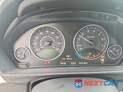 Zdjęcie 9 z 12 samochodu: 2016 BMW 320 XI VIN:WBA8E5G53GNU19747 - miniatura