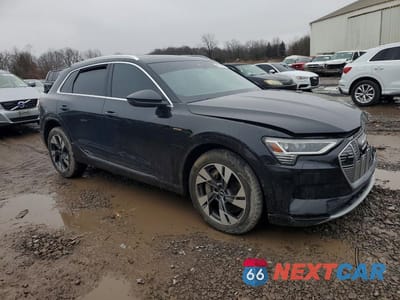 Czwarte zdjęcie samochodu z boku: 2022 AUDI E-TRON PREMIUM VIN:WA1AAAGE1NB005612 - miniatura