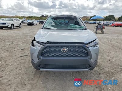 Piąte zdjęcie samochodu w środku: 2024 TOYOTA COROLLA CROSS L VIN:7MUAAAAG8RV099301 - miniatura