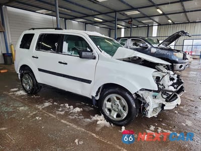 Czwarte zdjęcie samochodu z boku: 2014 HONDA PILOT LX VIN:5FNYF3H23EB020244 - miniatura