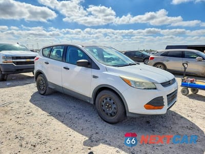Czwarte zdjęcie samochodu z boku: 2016 FORD ESCAPE S VIN:1FMCU0F76GUC57457 - miniatura