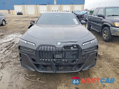 Piąte zdjęcie samochodu w środku: 2023 BMW I7 XDRIVE60 VIN:WBY53EJ01PCN60173 - miniatura