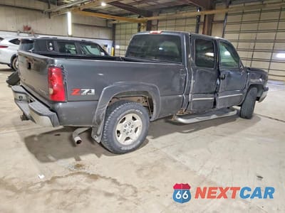 Trzecie zdjęcie samochodu z tyłu: 2004 CHEVROLET SILVERADO K1500 VIN:2GCEK19T941186506 - miniatura