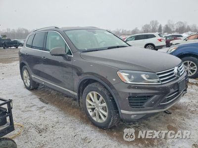 Czwarte zdjęcie samochodu z boku: 2015 VOLKSWAGEN TOUAREG V6 TDI VIN:WVGEP9BP0FD002814 - miniatura
