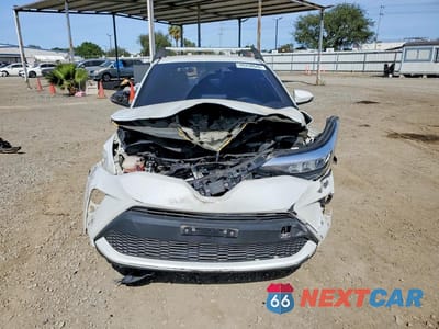 Piąte zdjęcie samochodu w środku: 2022 TOYOTA C-HR XLE VIN:NMTKHMBX3NR144938 - miniatura