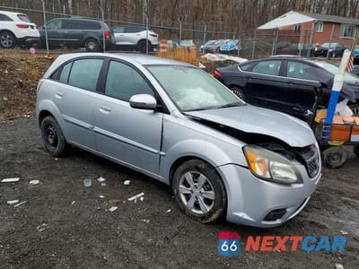 Czwarte zdjęcie samochodu z boku: 2011 KIA RIO5 LX VIN:KNADH5A30B6768252 - miniatura