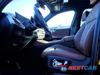 Zdjęcie 7 z 12 samochodu: 2026 BMW X5 XDRIVE50E VIN:5UX43EU03T9212700 - miniatura