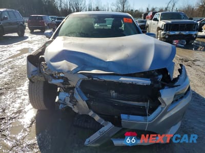 Piąte zdjęcie samochodu w środku: 2015 SUBARU LEGACY 2.5I PREMIUM VIN:4S3BNAC68F3016910 - miniatura